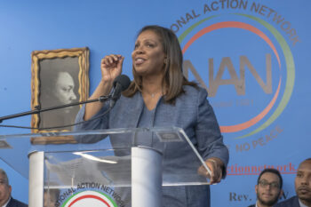 (NEW) National Action Network Marks Martin Luther King Jr. Day. January 15, 2024, New York, New York, USA: New York State Attorney General Letitia James speaks during a Martin Luther King Jr. Day event in Harlem on January 15, 2024 in New York City.  (Credit: M10s / TheNews2) (Foto: M10s/Thenews2/Deposit Photos)